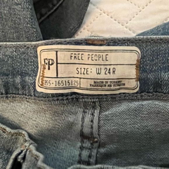 DONATED ❗️FREE PEOPLE Super Skinny Stretch Jeans, Size W24R - Picture 6 of 6